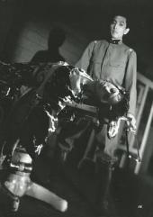 憲兵とバラバラ死美人